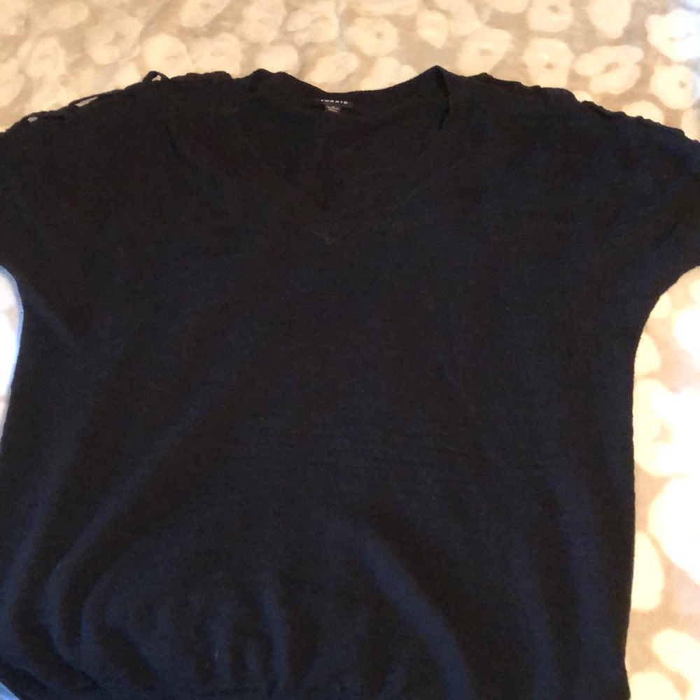 B-Neck Top